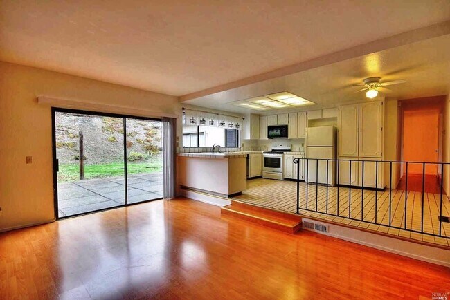 Building Photo - 221 San Marin Dr