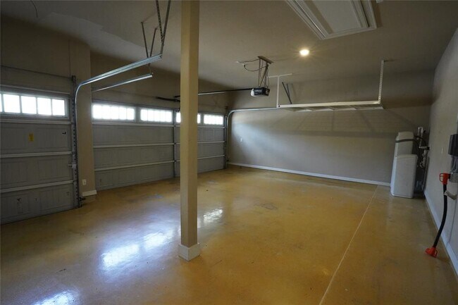 Building Photo - 104 Azimuth Dr