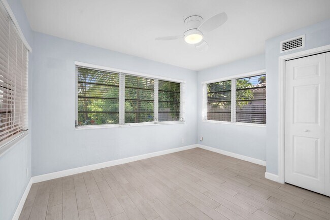 Building Photo - Beautiful home in quiet neighborhood