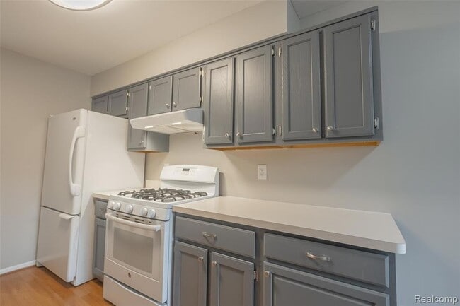 Building Photo - 44613 New Hampshire Dr