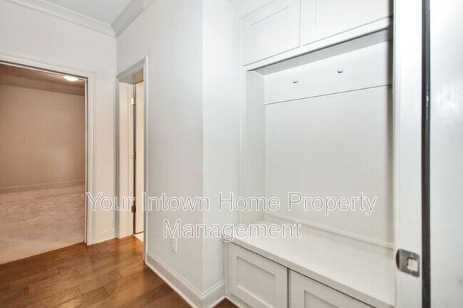 Building Photo - 1896 Skyfall Cir