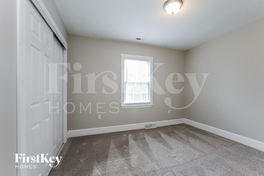 Building Photo - 1001 Covewood Ct