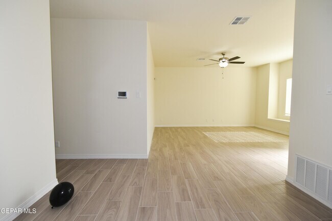 Building Photo - 902 Bromyard