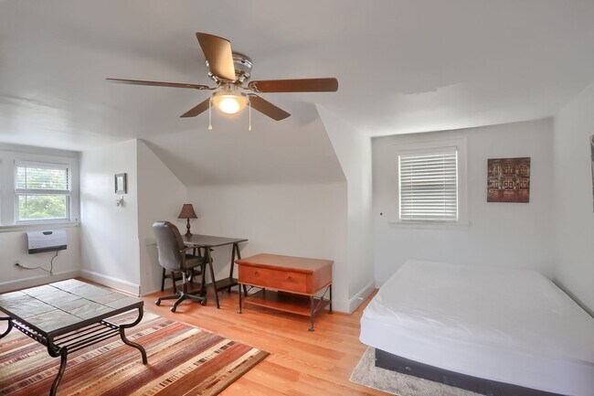 Building Photo - 3409 Portola Ave