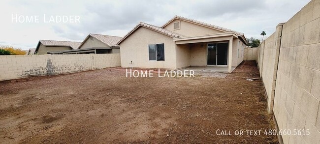 Building Photo - 10423 W Pasadena Ave