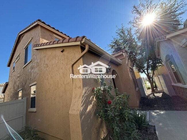 Building Photo - North Phoenix Oasis in a 3-BD Single Family House!