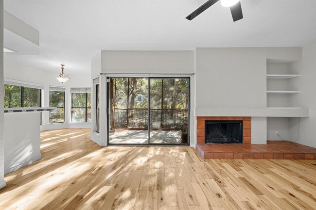 Building Photo - 4711 Spicewood Springs Rd