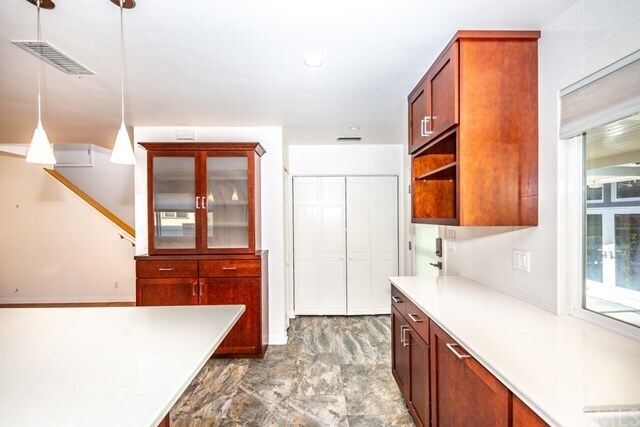 Building Photo - 3367 Roxanne Ave