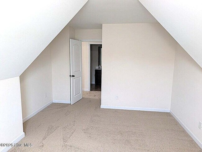Building Photo - 110 Sonia Dr