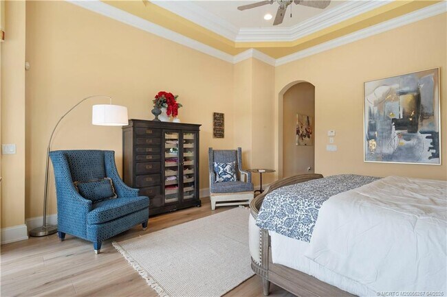 Building Photo - 130 SE Bella Strano