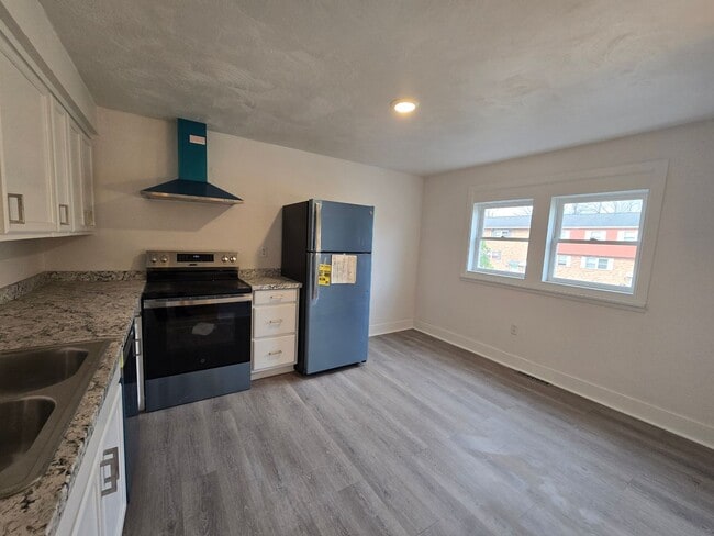 Building Photo - 2 Bedroom Townhome in Hempfield School district