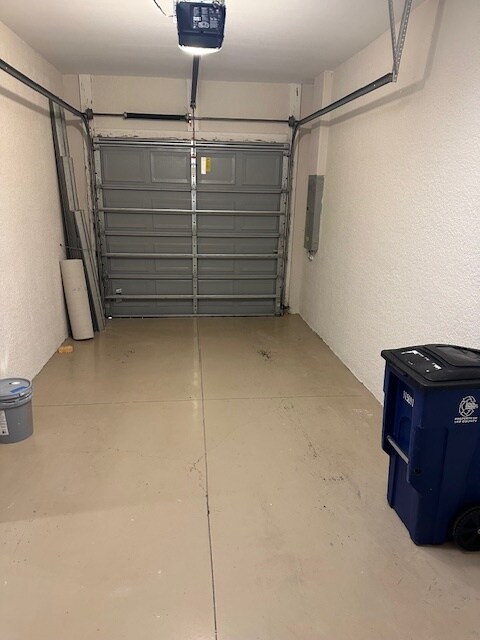 Garage - 10261 Olivewood Way