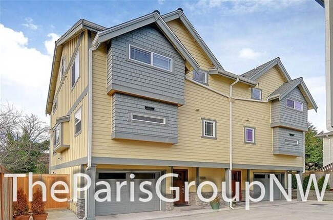 Building Photo - Gorgeous 3 Story In-City Seattle Townhome ...