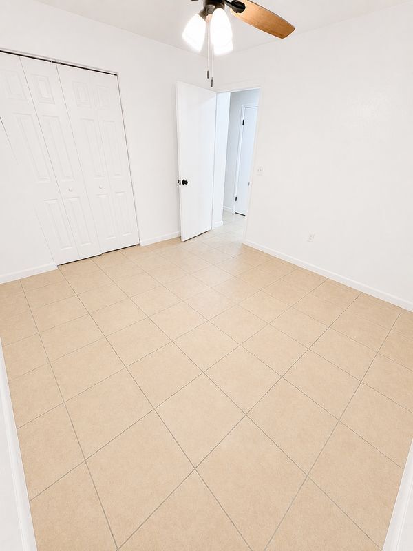 Building Photo - 1712-1712 NE 71ST PLACE