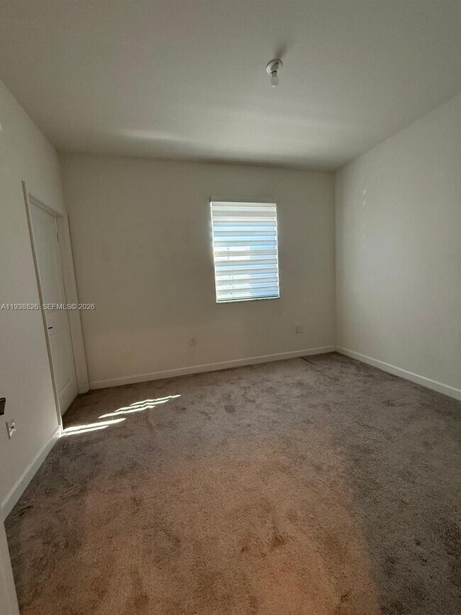 Building Photo - 9941 SW 228th Terrace