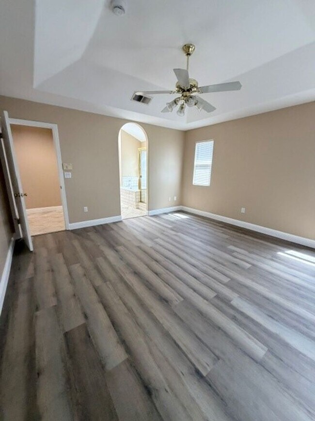Building Photo - 5009 Glacier Canyon Ct