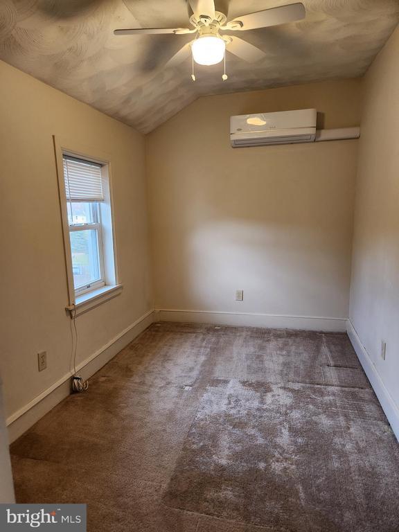 Building Photo - 9062 Washington St