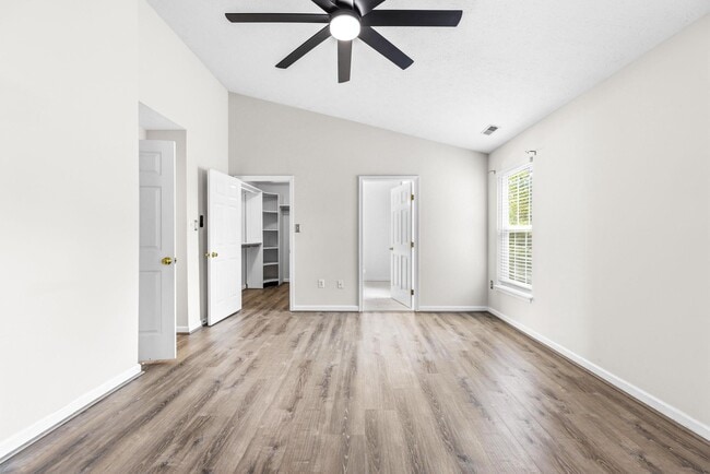 Building Photo - 210 Eisenhower Ct