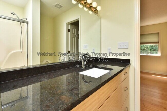 Building Photo - 102 Mallard Ct