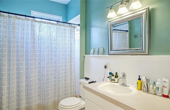 Building Photo - 130 Norwood Ave