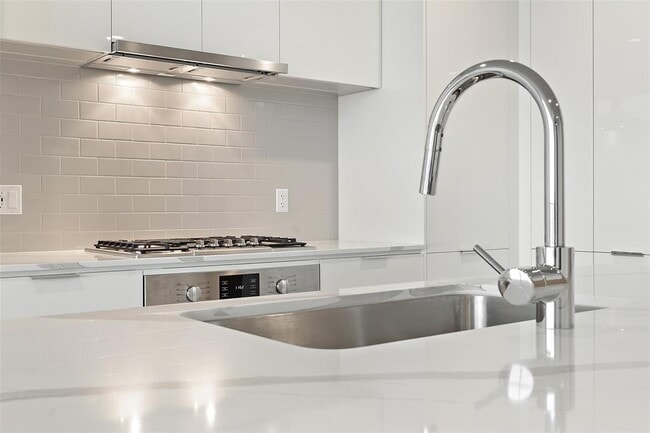 Building Photo - 44 East Ave