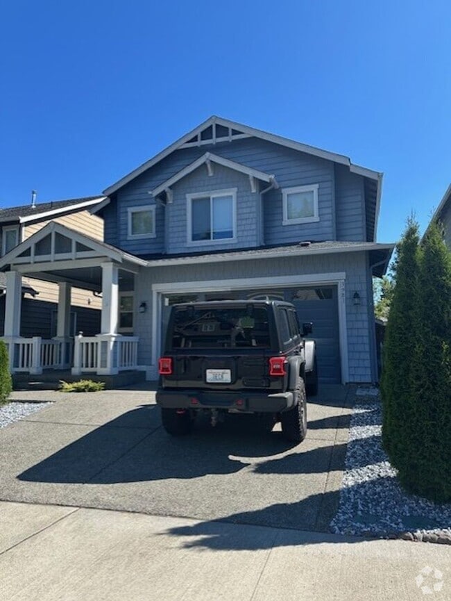 Building Photo - 4 Bedroom