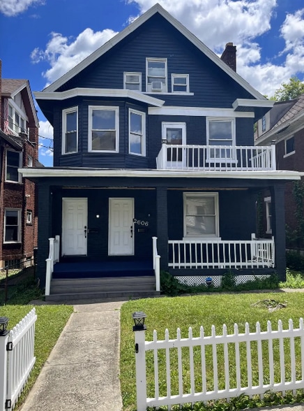 First floor unit - 2606 Melrose Ave
