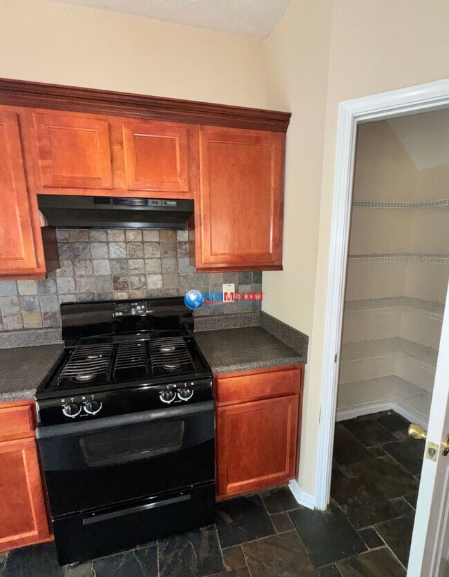 Building Photo - 3-bedroom house in Lawrenceville