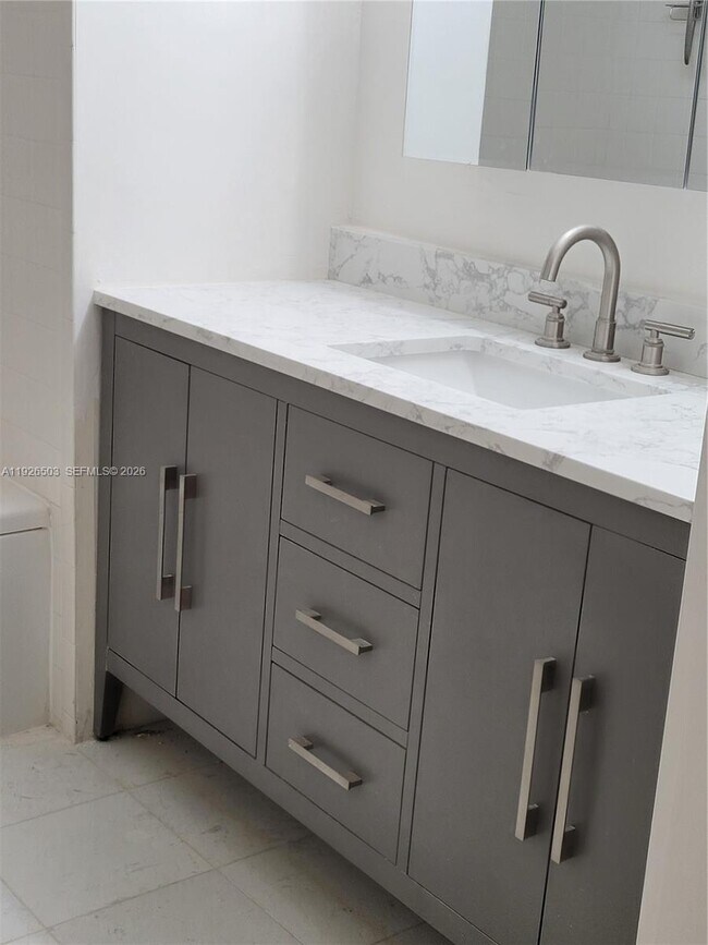 Building Photo - 6422 Collins Ave