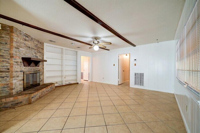 Building Photo - 12534 Millbanks Dr