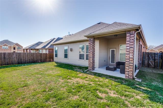 Building Photo - 2025 Lake Vista Dr