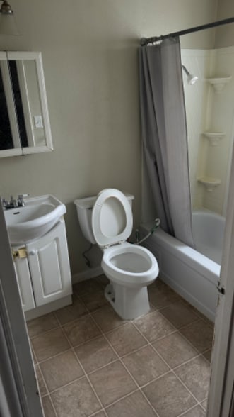 Building Photo - 632 11th Ave