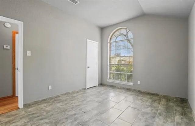 Building Photo - 634 Las Brisas Dr