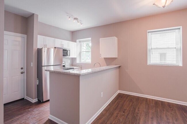 Building Photo - 1931 Delaware Ave