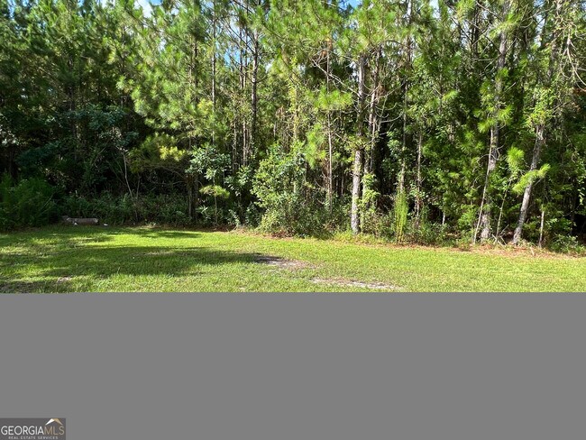 Building Photo - 822 Davis Ave