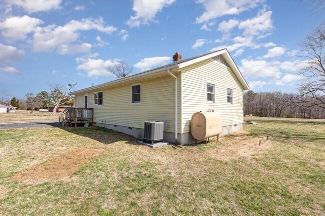 Building Photo - 8430 Courthouse Rd