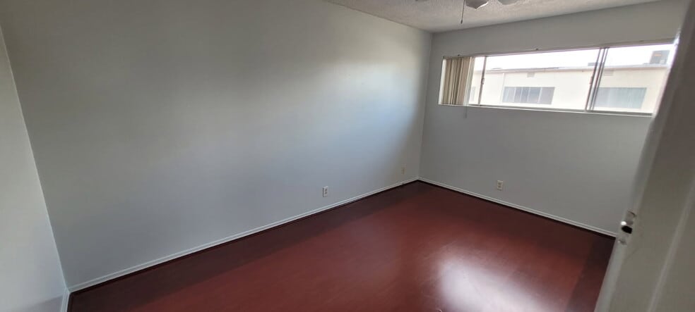 Building Photo - 210 N Alhambra Ave