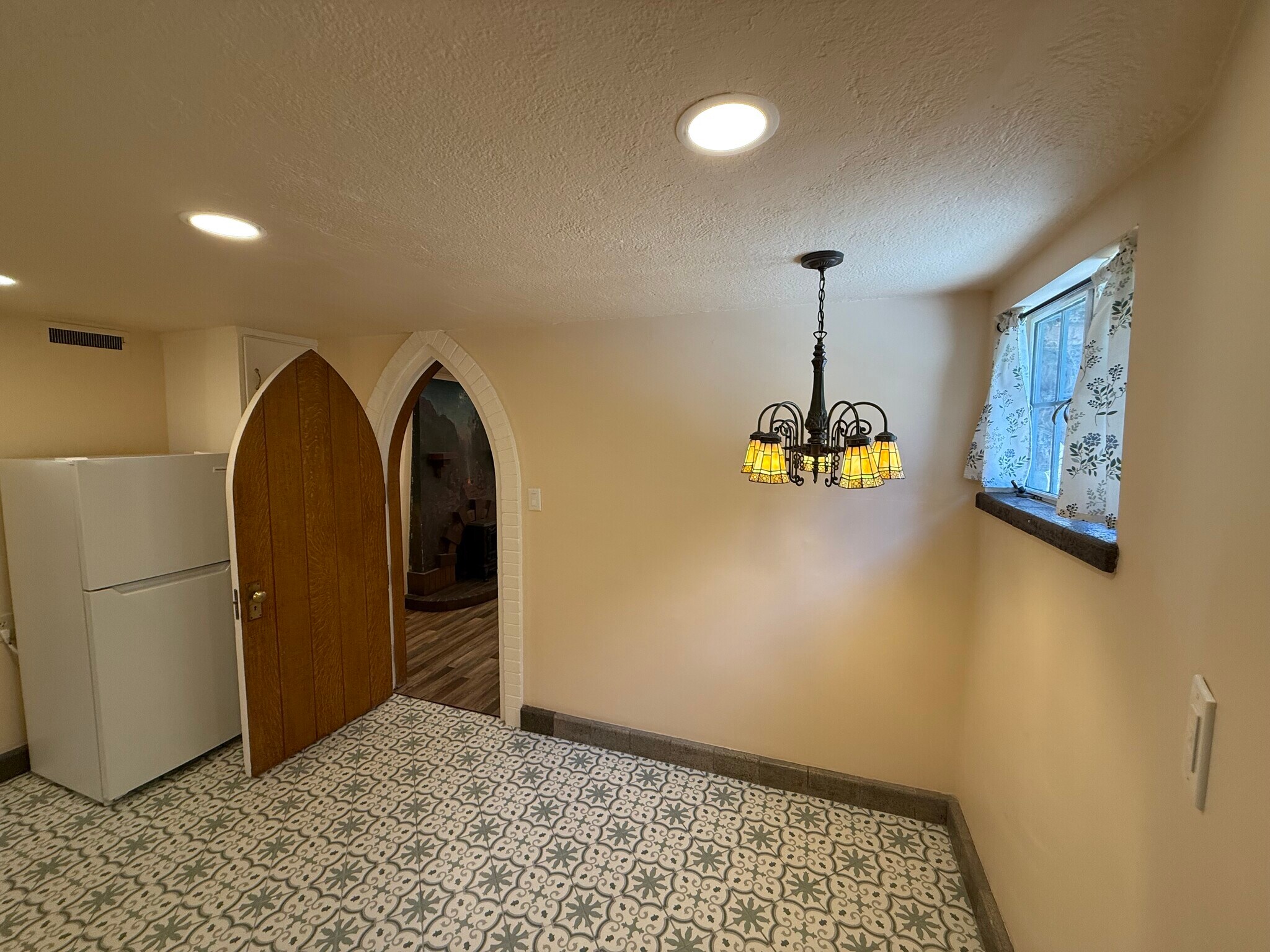 Building Photo - 452 S 800 E
