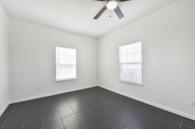 Building Photo - 4745 Wenda St