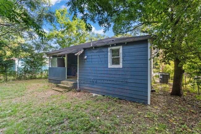 Building Photo - 615 32nd St