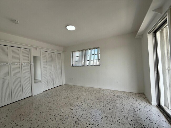 Building Photo - 3200 SW 88th Pl