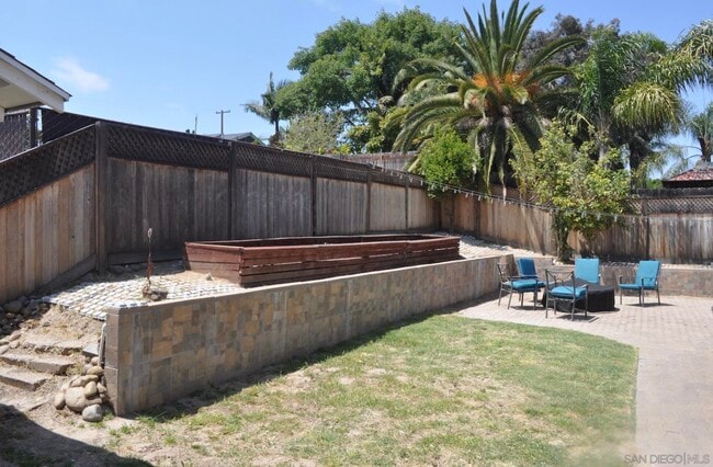 Building Photo - 1852 Sonoma Ln