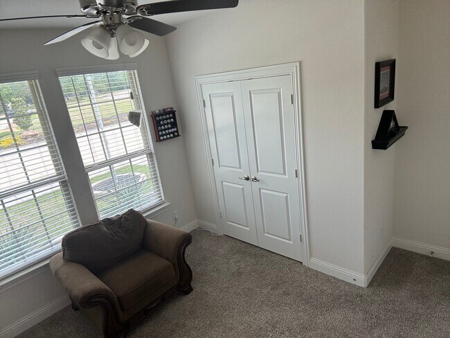 Office/ BR3 - 4627 Shivers Ln