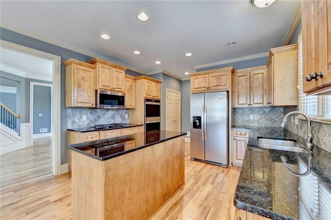 Building Photo - 1515 Boomer Cir