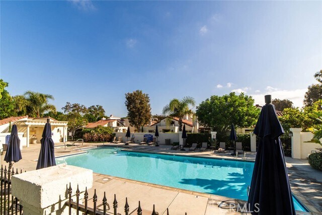 Building Photo - 13 Morena