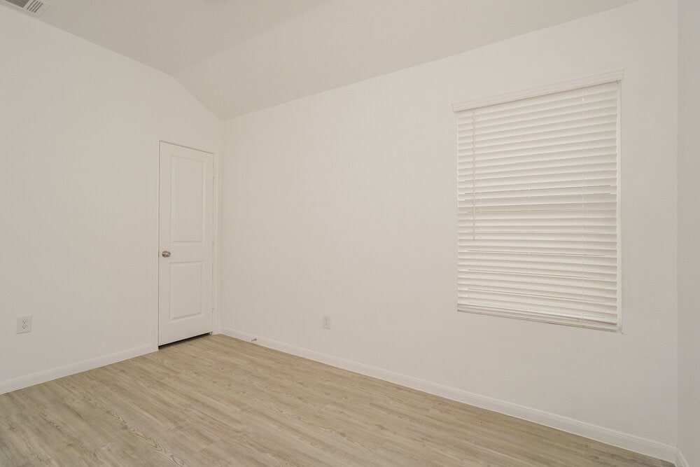 Building Photo - 9923 Pears Ml