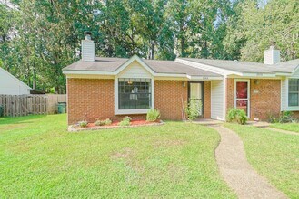 Building Photo - 2 bed 2 bath Sublease