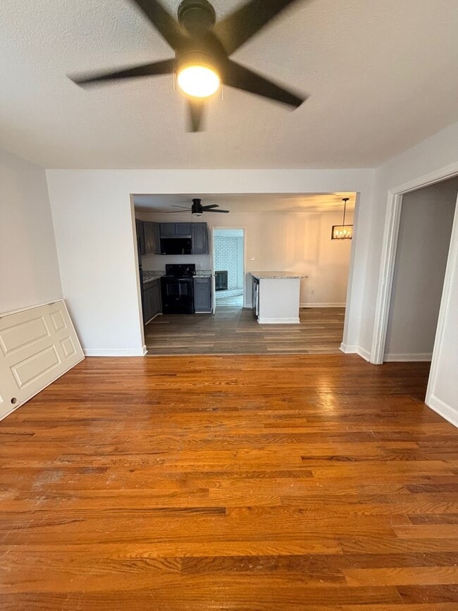 Building Photo - 1318 Lincoln Ave