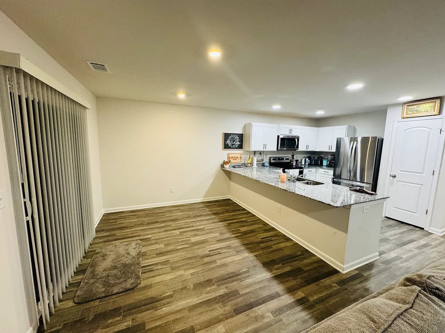 Building Photo - 126 Evonshire Blvd