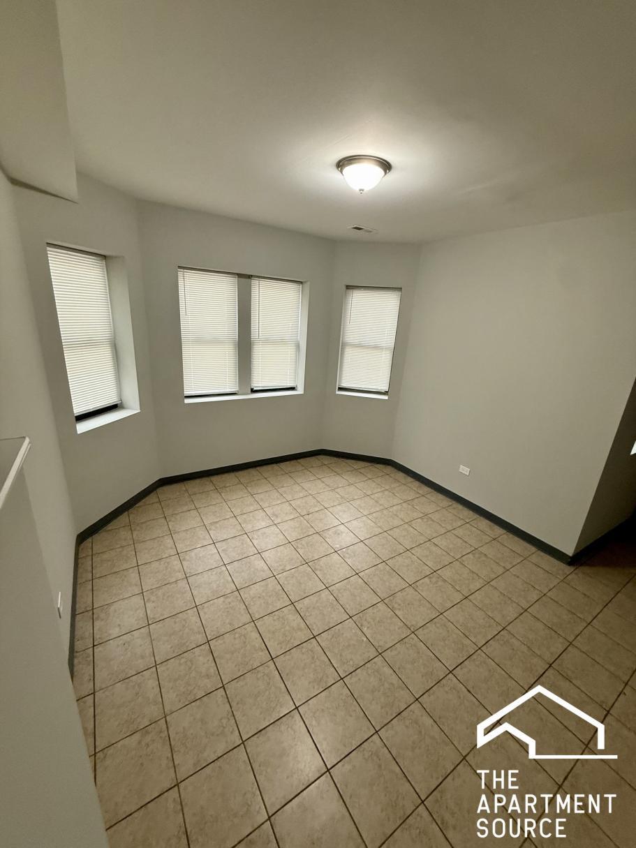 Building Photo - 6917 S Paxton Ave